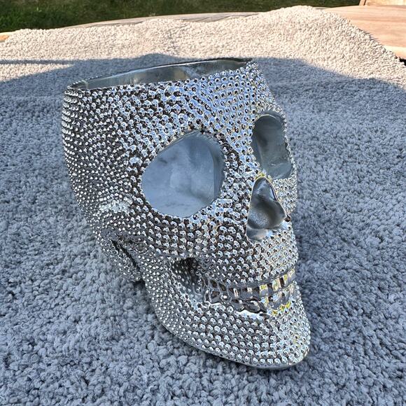 Skull Silver Textured Metallic Makeup Brush Pencil Holder Halloween Spooky Eyes - Picture 1 of 16